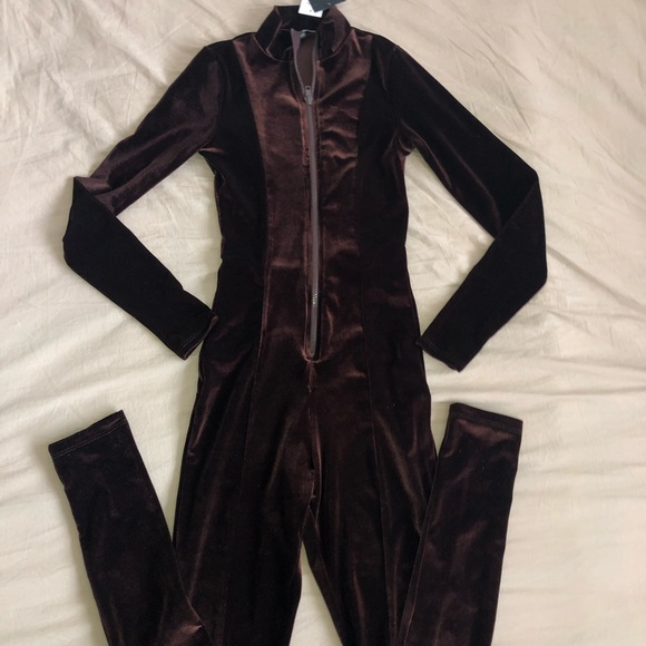 Fashionova ‘Chocolate dream velvet jumpsuit’ - Picture 2 of 9